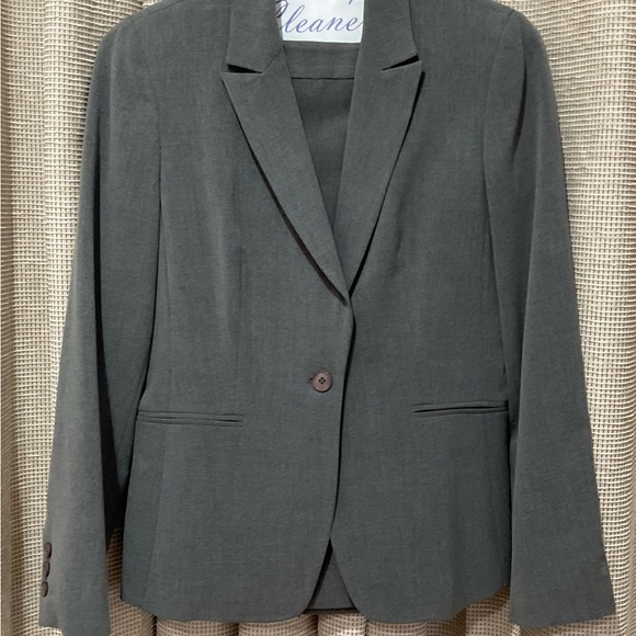 Jones & Co. Charcoal Gray Pencil Skirt Suit, Size 6 - Picture 2 of 13